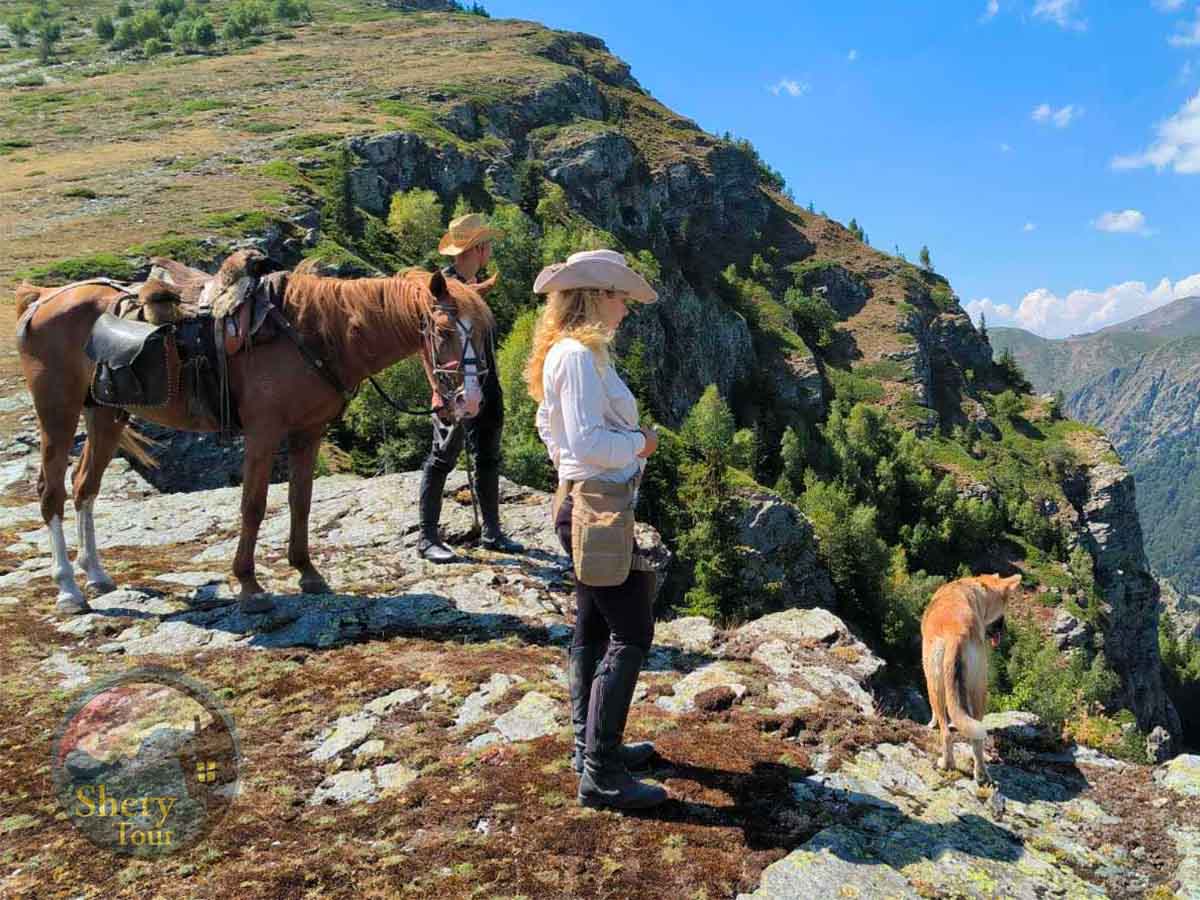 Horse riding for two with an Asian lunch
