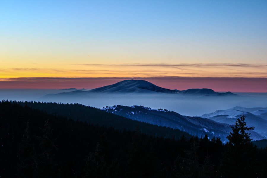 Sunset towards Vezhen peak