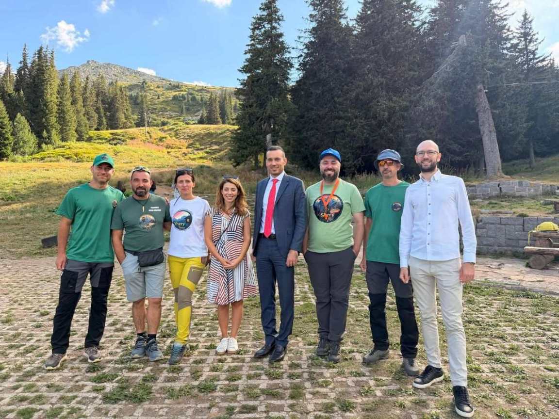 Group photo from the Vitosha for Children project